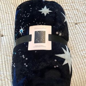 Victoria’s Secret Sherpa and fleece blanket